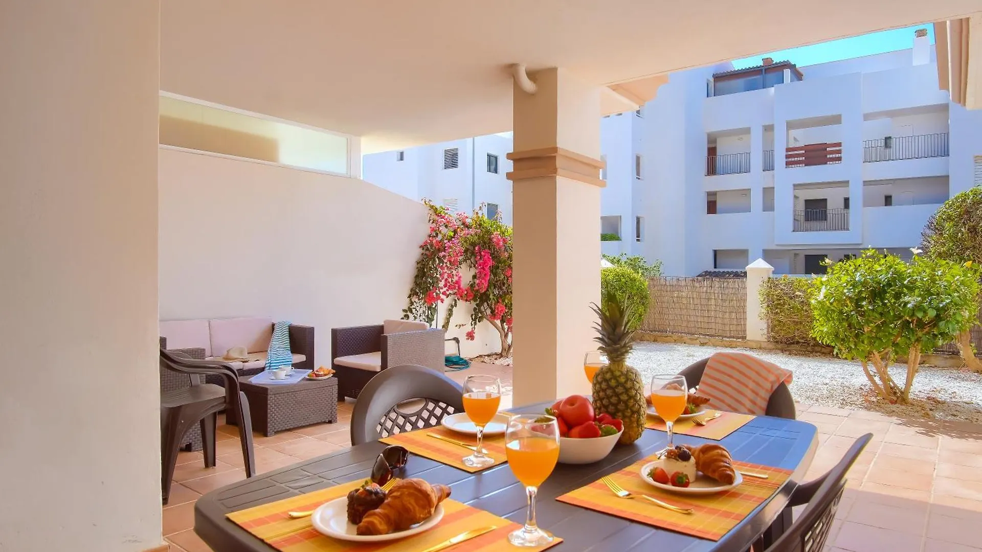 Oasis La Cala 2, Beautiful Terrace ,Pools, Parking Apartment La Cala De Mijas