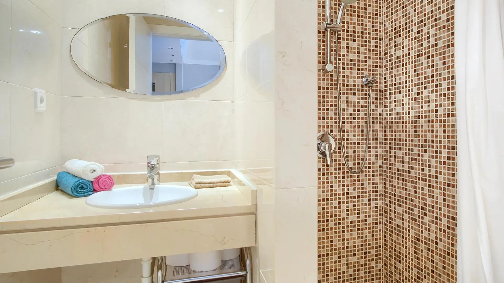 Oasis La Cala 2, Beautiful Terrace ,Pools, Parking Apartment La Cala De Mijas